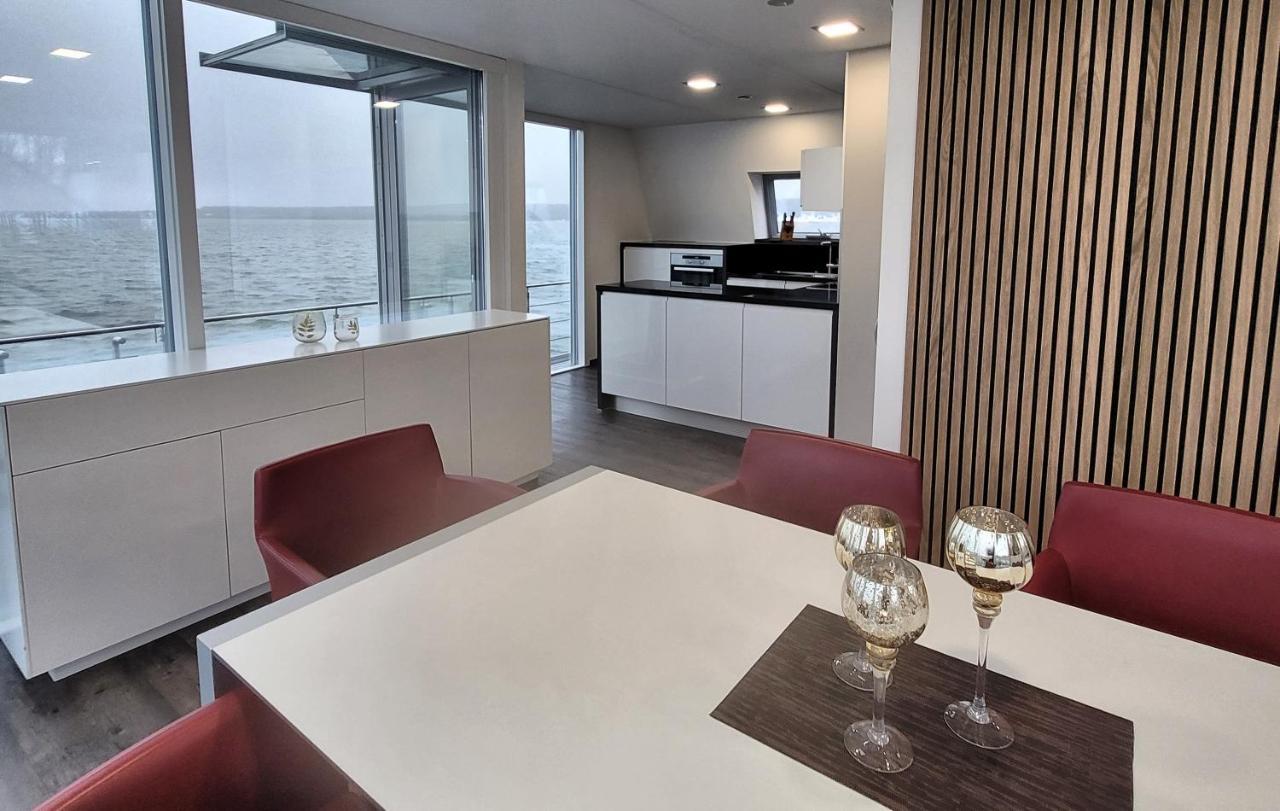 Schwimmendes Ferienhaus Sky Elsterheide Esterno foto
