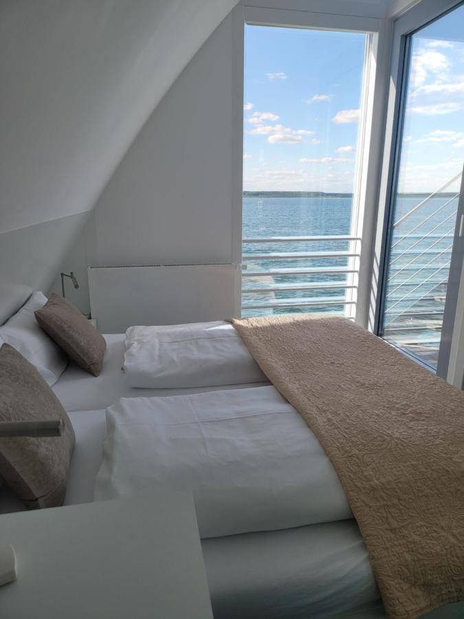Schwimmendes Ferienhaus Sky Elsterheide Esterno foto