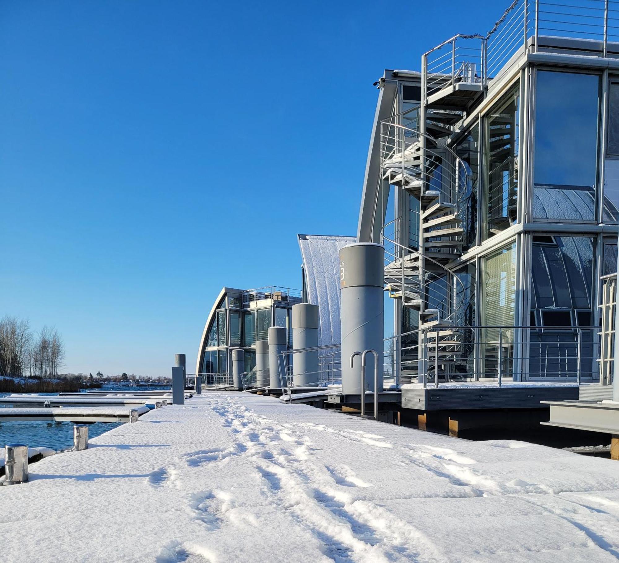 Schwimmendes Ferienhaus Sky Elsterheide Esterno foto