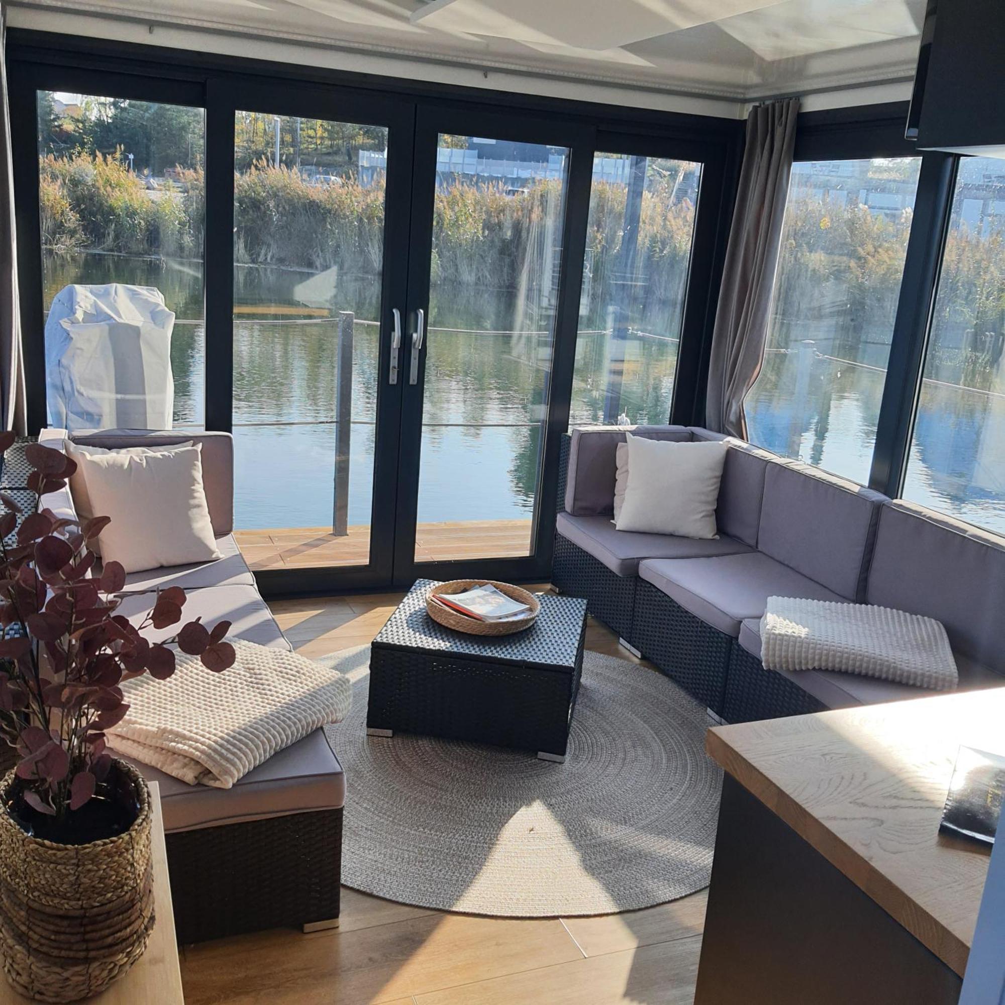 Schwimmendes Ferienhaus Sky Elsterheide Esterno foto